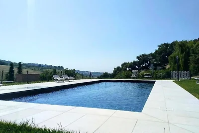Wohnung in einem Bauernhaus mit Swimmingpool