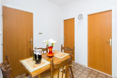 Apartments Anka - One-Bedroom Apartment with ...