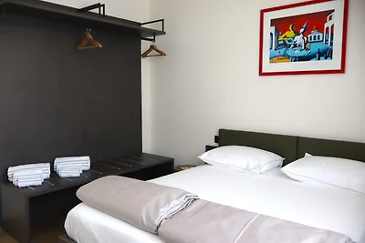 In einer klimatisierten Wohnung mit Terrasse