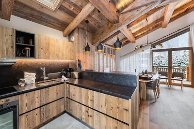 Chalet in Courchevel mit Pool und Skizugang