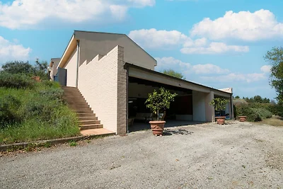 Elegante Villa mit Pool