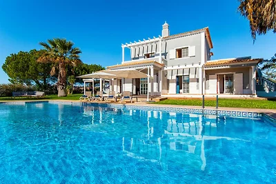 Villa in Pera in der Nähe des Meeresstrandes