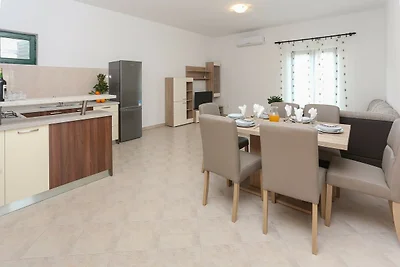 Sunny Elegant Apartments in Trogir - Standard...