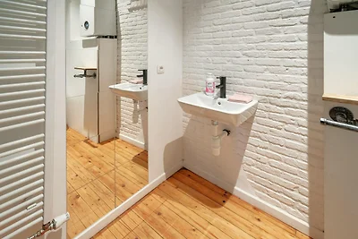 Geräumige Wohnung am Flussufer für 9 Personen