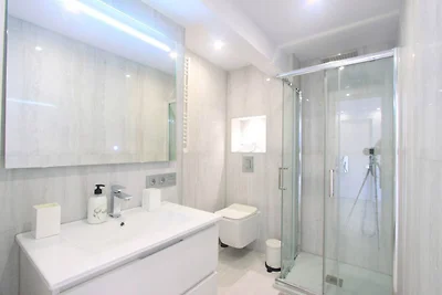 MODERN BEACH PENTHOUSE