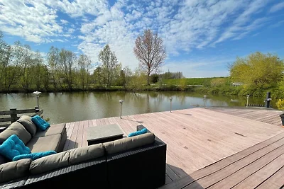 Fantastica villa a Ooltgensplaat con pontile