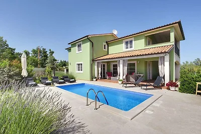 Villa con piscina e jacuzzi
