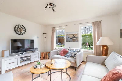 Charmante Villa mit Sauna in der Nähe von De...