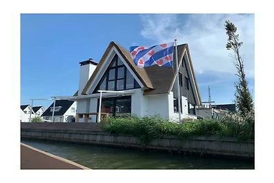 Am Wasser in Friesland (NI)