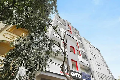 Townhouse De Alphabet Hotel Kukatpally