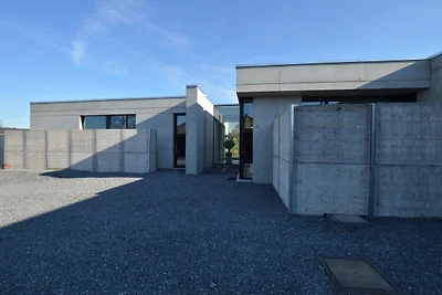 Moderne Dalhem-Villa mit Aussicht