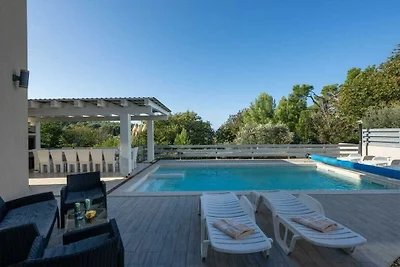 Villa in Premantura met zwembad