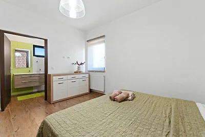Villa moderna con piscina, terrazza coperta e...