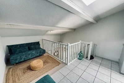 Moderne Villa mit Pool in Strandnähe
