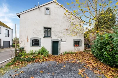 Gemütliches Ferienhaus in Cherain in Waldnähe
