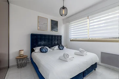 MC Riviera: modern apartment with stunning se...