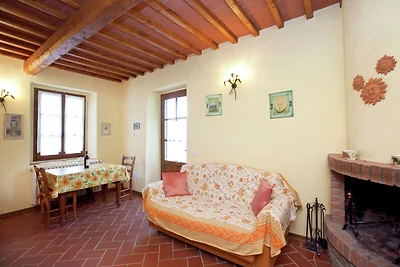 Farmhouse in Loro Ciuffenna with swimming...