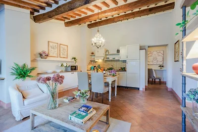 Bauernhaus in Lucca mit Weingut und Pool