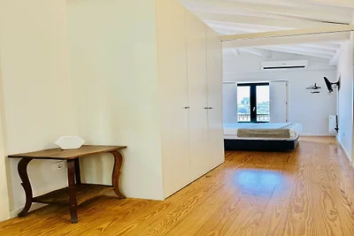 Charming 2-Bedroom Apartment in Porto