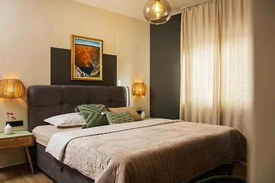 Luxury Villa Lara with Heated Pool, Hot-Tub a...