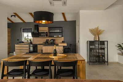 Villa Royal Stone mit Pool in Jezera