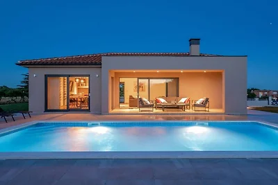 Villa in Svetvinčenat mit Schwimmbecken