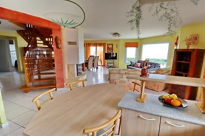 Villa in Plouhinec mit Terrasse