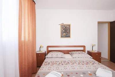 Apartments Mira -One Bedroom Apartment with T...