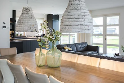 Villa mit zwei Saunen in Delfstrahuizen