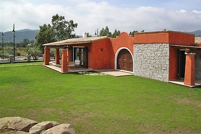 Bungalows mit Privatpool an der Costa Rei