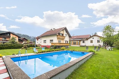 Acogedor apartamento en Tröpolach con piscina