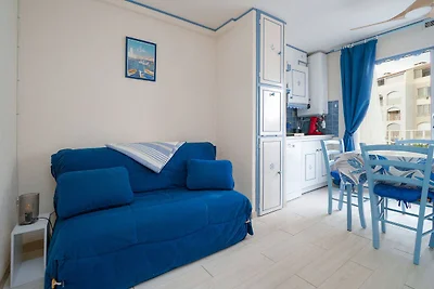 Modern appartement in de buurt van Mole