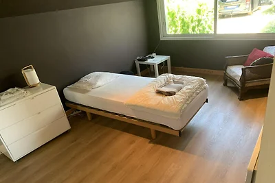 Moderne Villa mit Pool in Brives