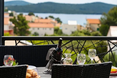 Helles Penthouse mit Meerblick, Hvar