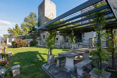 Casa vacanze a Petrella Guidi con giardino