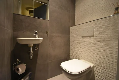 Moderne Wohnung mit Balkon