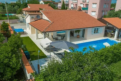 Villa en Poreč con piscina