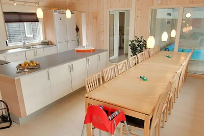 18 Personen Ferienhaus in Tranekær