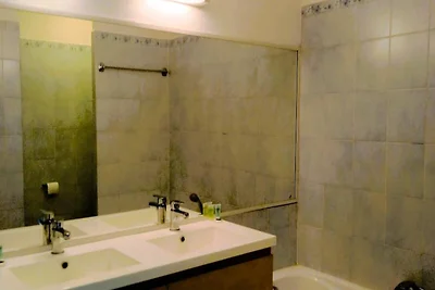 Wohnung in Grimaud mit Blick auf den Pool