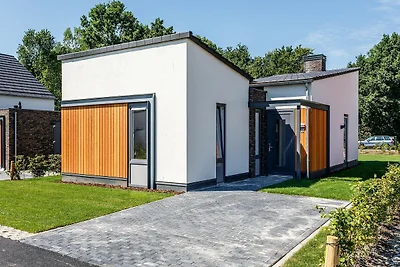 Stijlvolle villa met overdekt terras in...