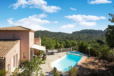 Schöne Villa mit Swimmingpool in Vidauban