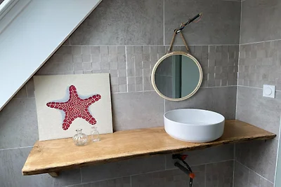 Schönes Ferienhaus in Neulliac