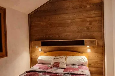 4 Zimmer + 2 Zwischengeschosse, 12 Schlafplät...