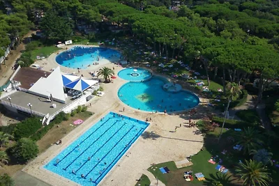 Chalet moderno con vista sulla piscina