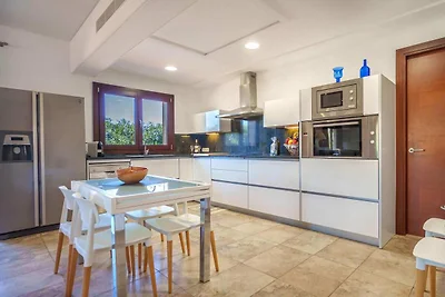 Villa moderna con piscina privata a Sa Pobla