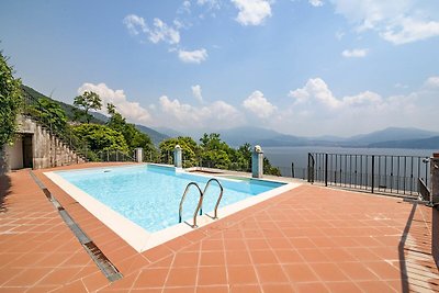 Piscina e terrazza panoramica