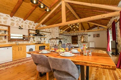 Villa in Kalkan mit Schwimmbecken