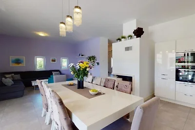Adriatic Pearl - FourBedroom Villa with heate...