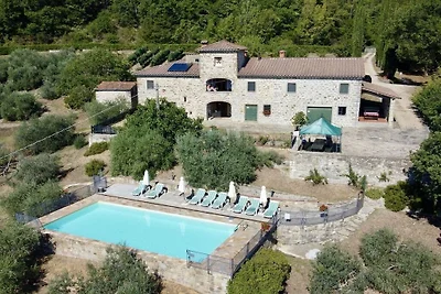 Villa in Poppi mit Schwimmbecken