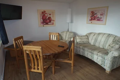 Moderner Bungalow im Ferienpark mit Seezugang